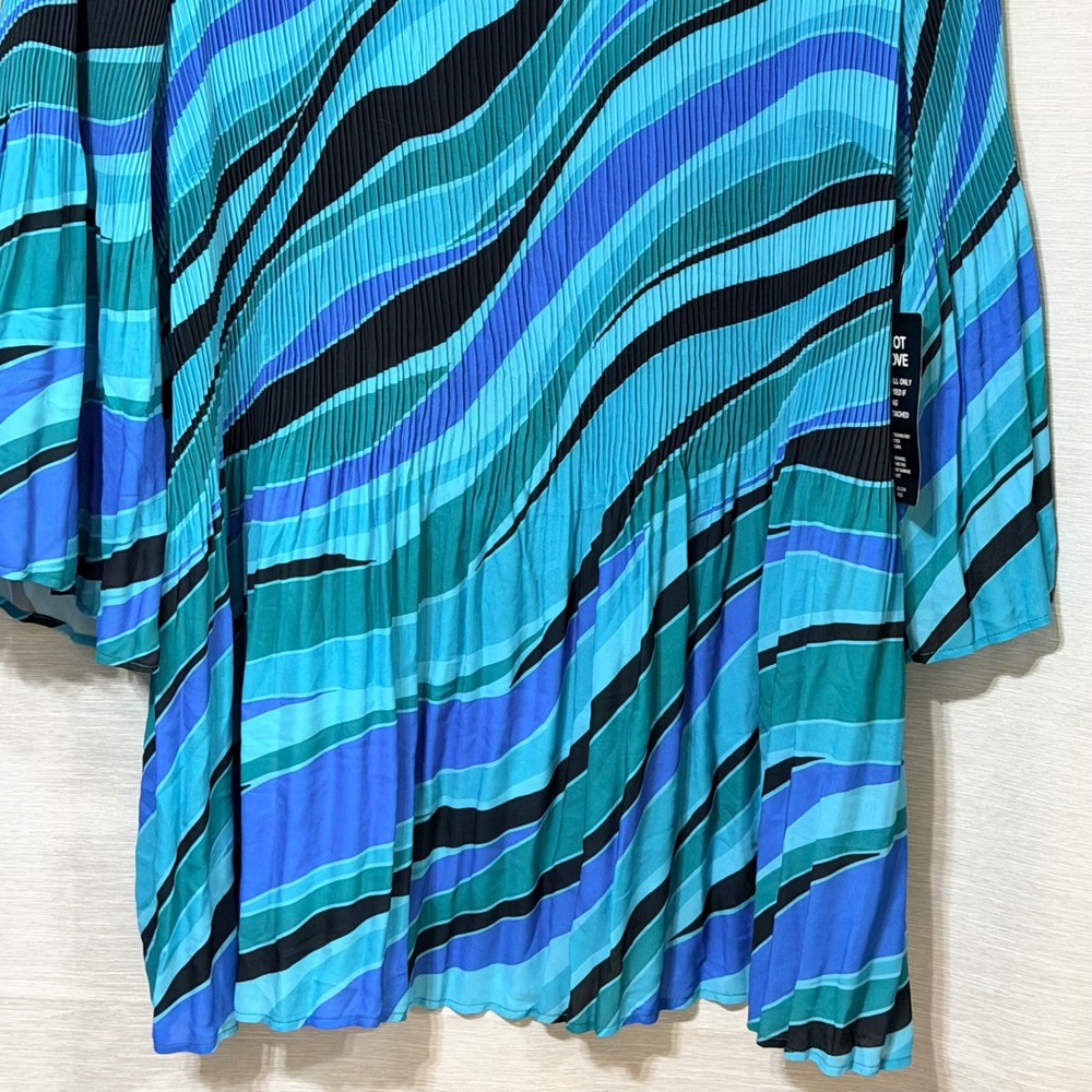 Catherines Womens 4X Blue Abstract Wave Pleated Tunic 3/4 Bell Sleeve Top - Picture 5 of 8